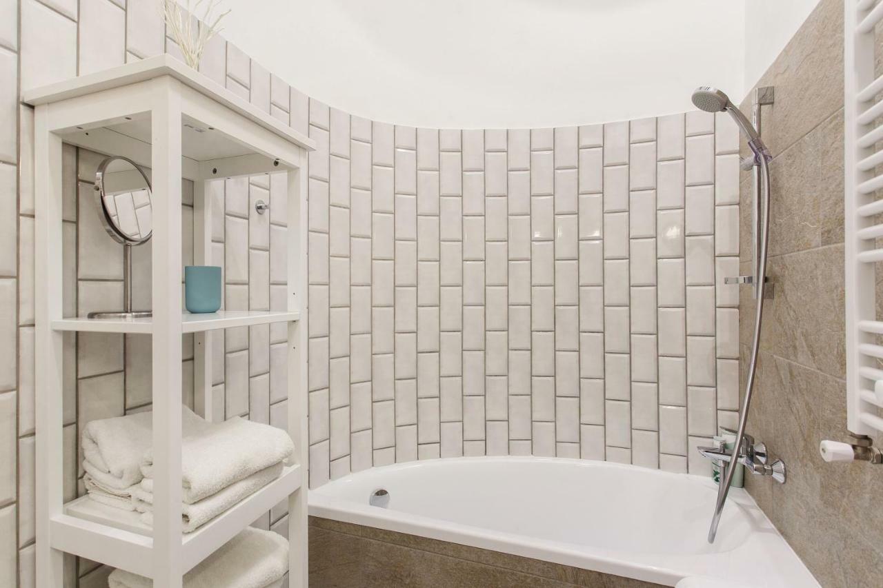 #Stayhere 3Bdr Modern & Stylish Apartment - Heart Of Old Town By Houseys Βίλνιους Εξωτερικό φωτογραφία
